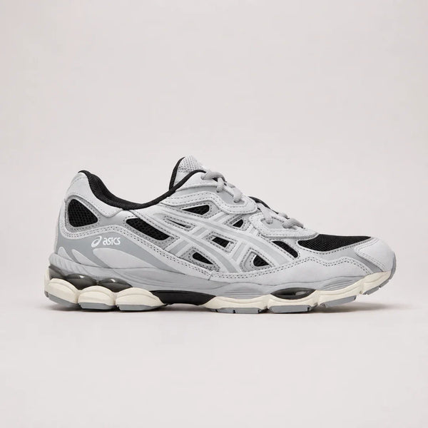 Graue NYC-Schuhe